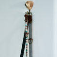 Load image into Gallery viewer, Golden retriever perchero modelo 3
